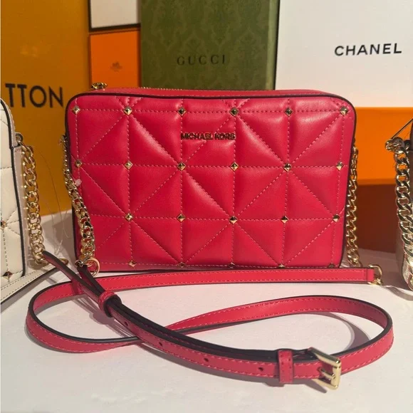 Michael Kors Red Quilted Crossbody Bag - Picture 3 of 9